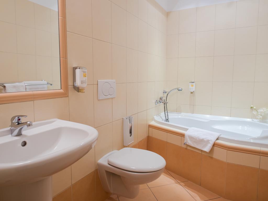 Hotel Cvilin Karniów Zewnętrze zdjęcie